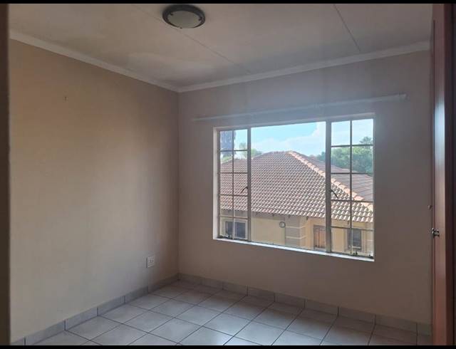 2 BEDROOM PROPERTY TO RENT IN SONNEVELD